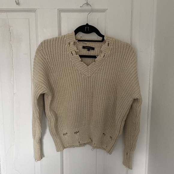 Distresses Olivaceous v neck sweater - Picture 3 of 3